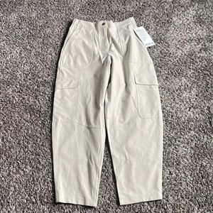 Lululemon Light Utilitech Cargo Pocket HR pant